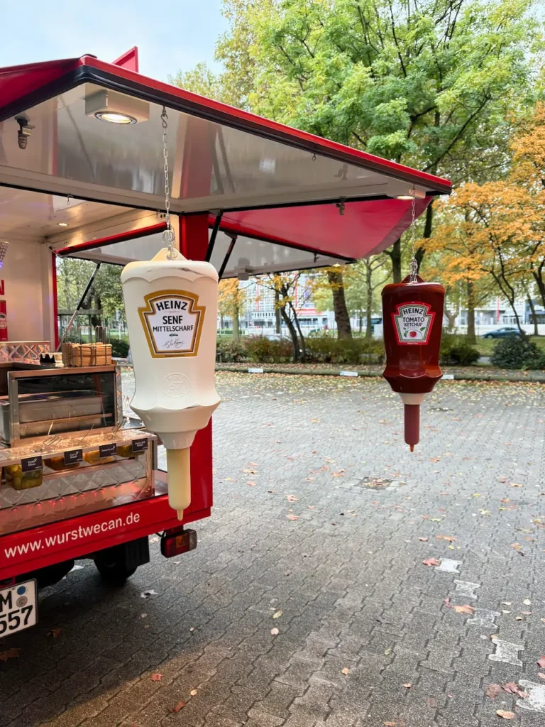 Foodtruck Piaggio Ape Ketchup und Senf