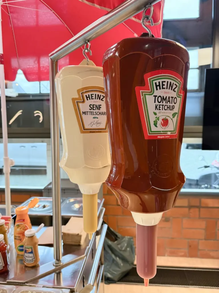 Hot Dog Cart E100 Ketchup und Senf